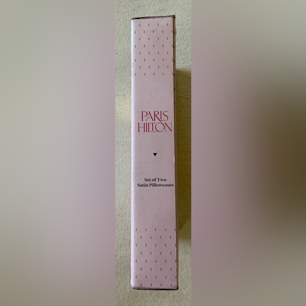 Paris Hilton Satin Pillowcase Pair ~ Color: Cloud Dancer * NIB - Picture 4 of 10